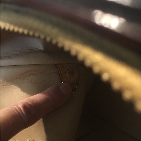 Authentic Louis Vuitton Patent Leather Bag- TH1908 & Authentic Long Wallet Set - Picture 15 of 16